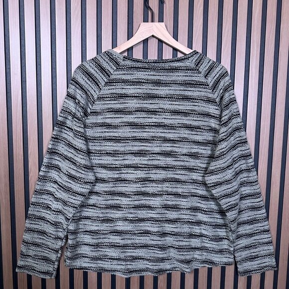 Chalet et Cici Sweater Medium Women Gray Pull On Textured Boucle Knit Round Neck - Picture 2 of 8